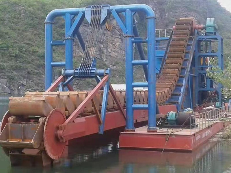 挖沙船 Chain bucket drdger